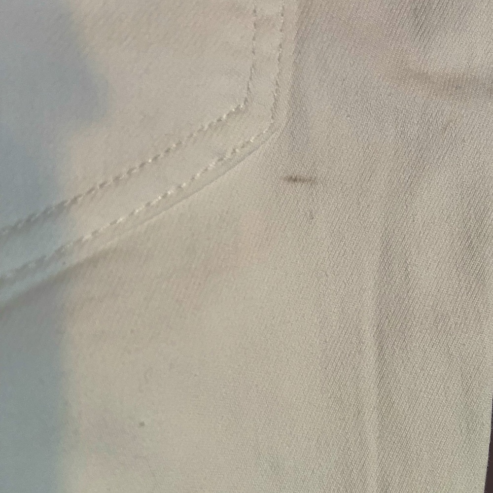 VERA WANG SIMPLY VERA WHITE JEANS WITH EMBROIDERED FLOWERS CROP 10 - Picture 8 of 8